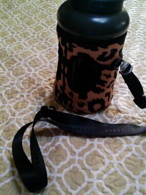 2 PC LOT ANIMAL PRINT HYDRO JUG AND BUBBA  WATER BOTTLE